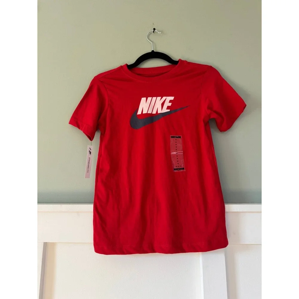 Nike T-Shirt‎ boys Medium Red Swoosh Logo Athletic Short Sleeve - NWT